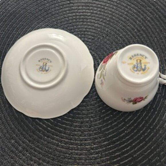 Vintage Regency English Bone China Teacup & Saucer Set - Pink Roses w/Gold Trim - Picture 5 of 7